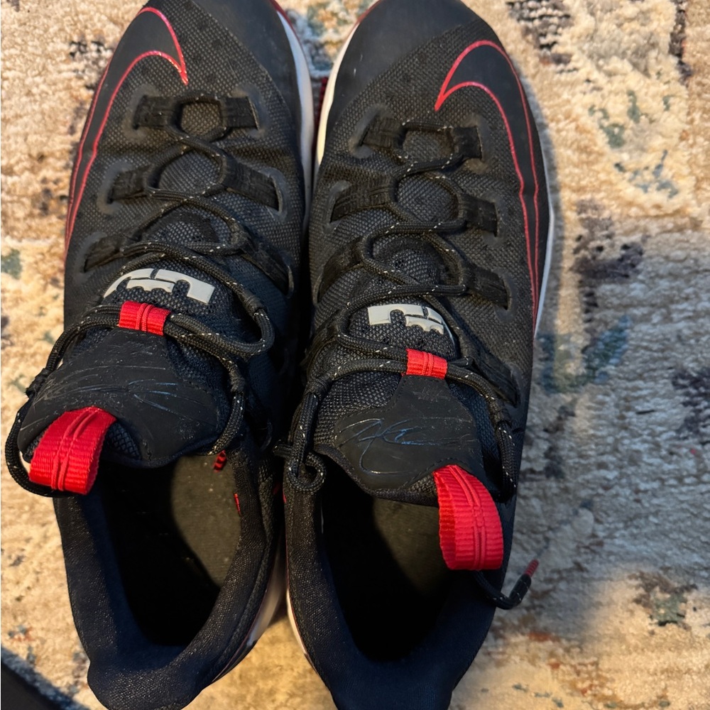 Nike LeBron 13 Low Black and Red Men’s Size 12 Athletic Shoes